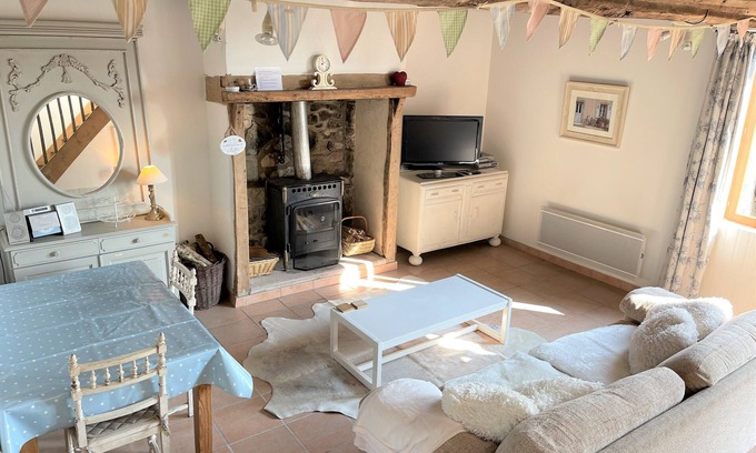 Barenton Cottage | An exquisite romantic gite, ideal for couples. 10% off Brittany ferries