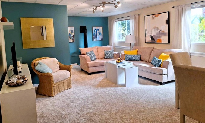 Cowichan Bay House | An Oasis By The Bay in Cowichan Bay