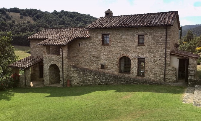 Montelovesco Villa | An unforgettable holiday between nature and art. Ideal family friendly location.