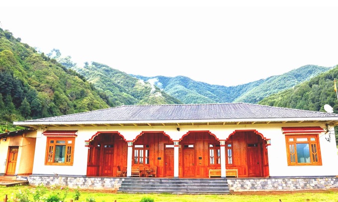 Tehri Cottage | Anandavanam Homestay - near Devalsari Temple by Homeyhuts