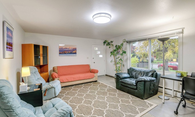 Government Hill House | Anchorage Townhome: 2 Mi to Dwtn!