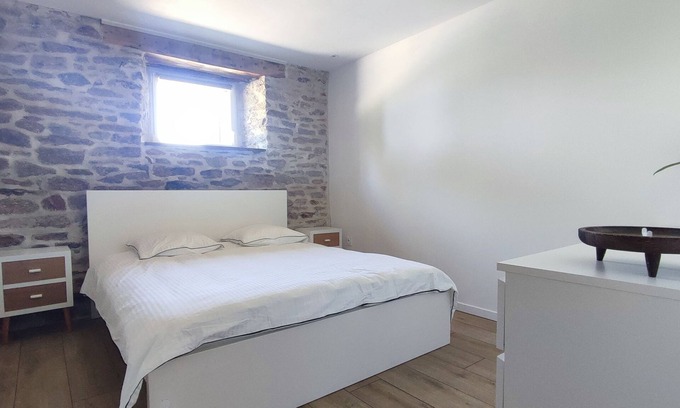 Comps-la-Grand-Ville House | Ancienne Bergerie Rénovée , Proche des Lacs, Sentiers Pédestres