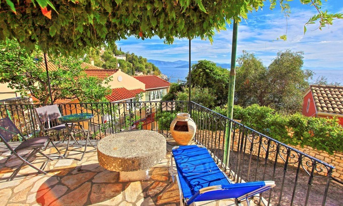 Katavolos Apartment | Anda Studio: Cozy Apt, close to Beach, WiFi, A/C