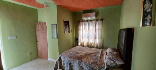 Yallahs Apartment | Andre's home away from home