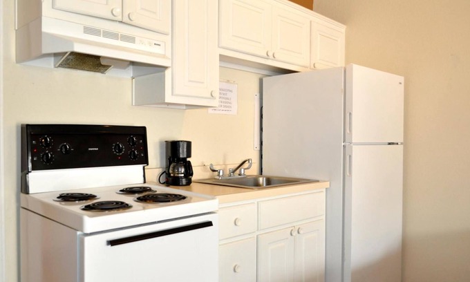 Andrews Hotel | Andrews Motor Inn