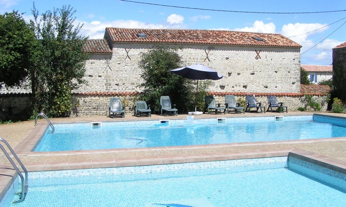 Duil-sur-le-Mignon House | Andromeda Les Constellations, up to 7 people + infant