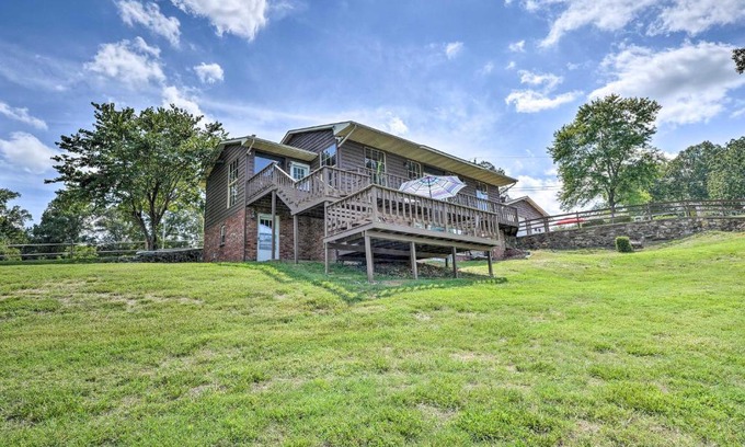 Mammoth Spring House | Anglers Ridge Waterfront Family Getaway!