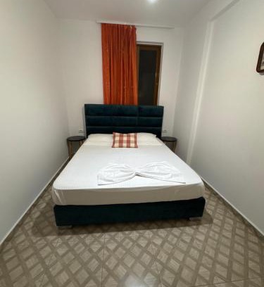 Qafe e Gjashtes Apartment | Anila's Roooms Garden View