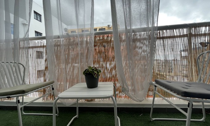 Sainte-Clotilde Apartment | Anjou ***