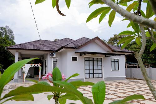 Kampung Durian Guling House | Anjung Homestay & Event