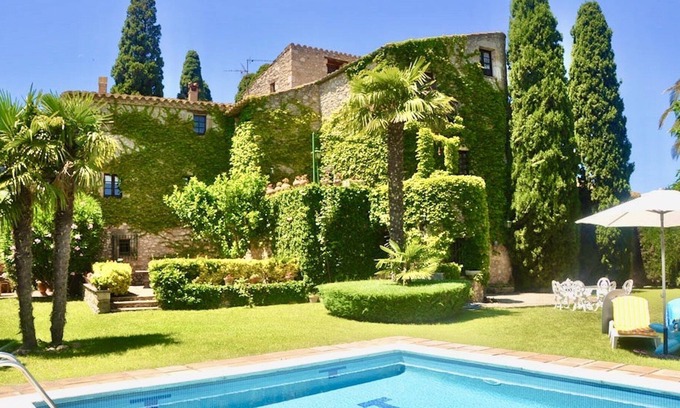 Navata House | Antigua Rectoría de Taravaus