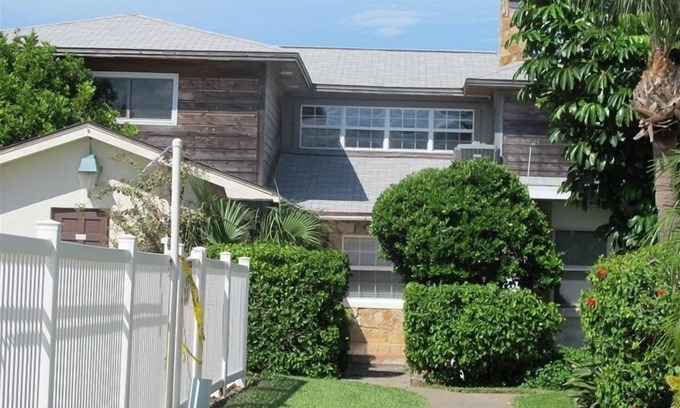 Belleair Beach House | Any Closer to the Water and You Would Be in it Belleair