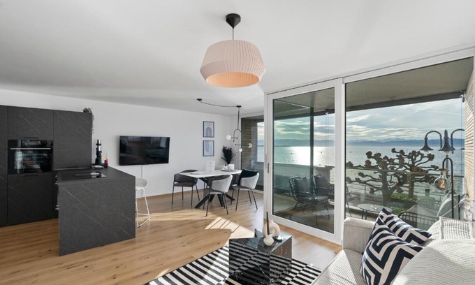 Friedrichshafen Apartment | ANYTIME - Apartments an der Uferpromenade