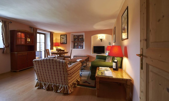 Lana House | Ap. Schmiedacker, cozy apartment with beautiful terrace and large bathroom