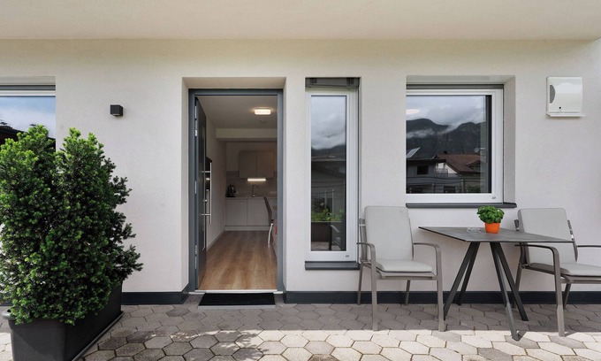 Unterrain/Riva di Sotto Apartment | Apartment 'Haus Stolz Rebenblick' with Mountain View, Wi-Fi and Air Conditioning