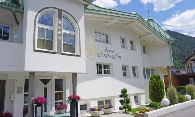 Ried im Oberinntal Apartment | Apart B by Interhome