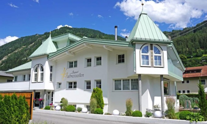 Ried im Oberinntal Apartment | Apart D by Interhome