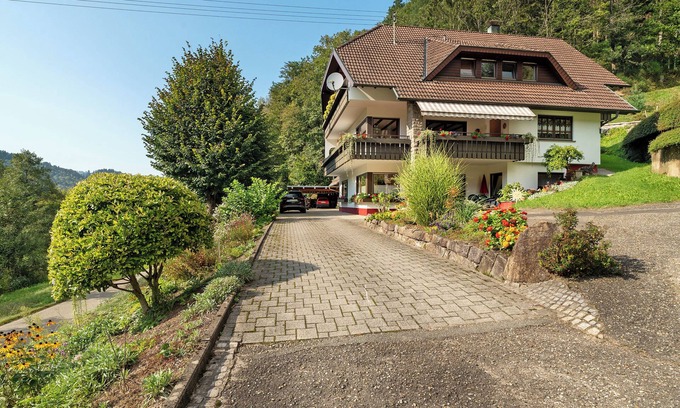 Ottenhofen im Schwarzwald Apartment | Apartment 'Haus Schindler' with Mountain View, Private Terrace and Wi-Fi
