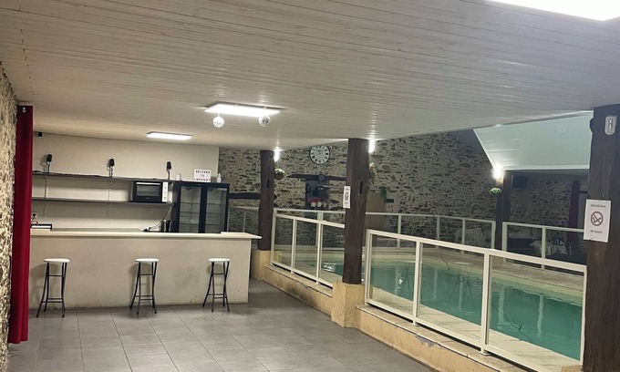 Saint-Philbert-de-Bouaine House | Apartment with outbuilding for private parties