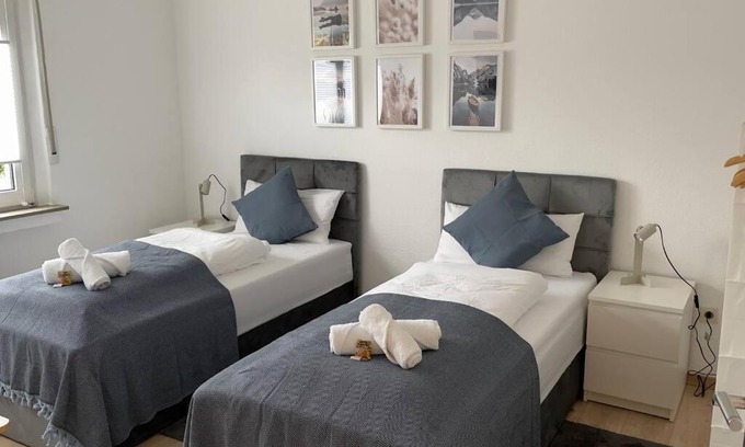 Hamm-Heessen Apartment | Apart54-Modern Design I Garden with Terrace I Smart TV I Free Parking I Free WiFi