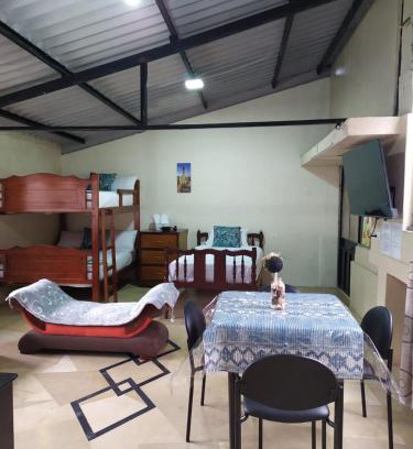 Banos de Agua Santa Apartment | APARTAMENTO ESTUDIO - COMPLETO Y MUY BIEN UBICADO