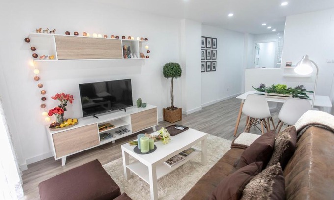 Camino de Ronda Apartment | Apartamento renovado y confortable en el centro de Granada