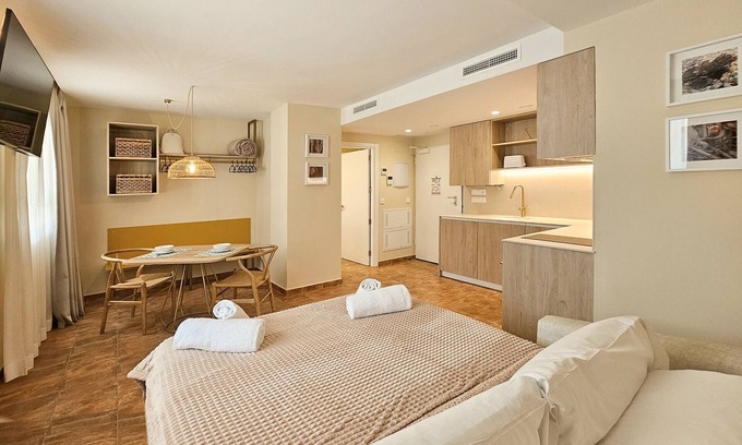 Ciutat de les Arts i les Ciencies Apartment | APARTAMENTOS LAS CIENCIAS T. Wifi + Parking + Aire Acondicionado