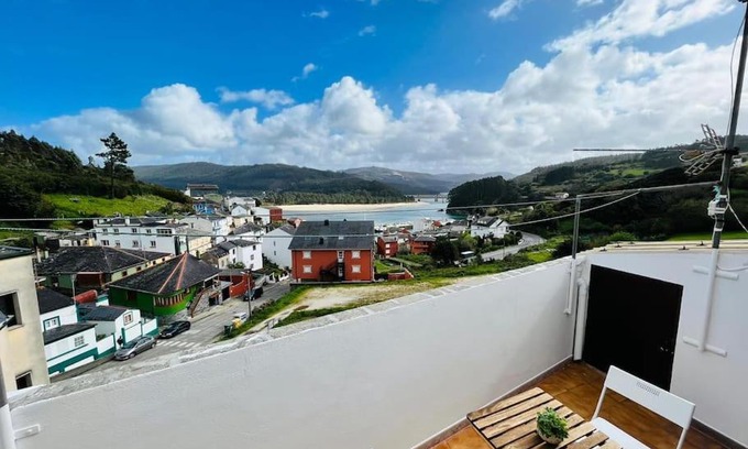 Porto do Barqueiro Apartment | Apartamentos Ría do Barqueiro - Gran apartamento completo con terraza en O Barqueiro