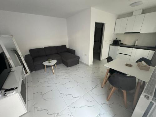 Lugoj Apartment | Aparthouse 2