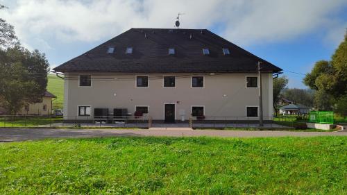 Stare Buky Apartment | Apartmán v podhůří Krkonoš