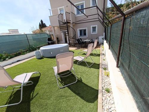 Galizana Apartment | Apartman L&V sa dvorištem i hidromasažnim bazenom