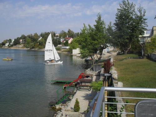 Senec Apartment | Apartman s balkónom