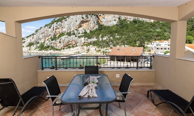 Zastrazisce Apartment | Apartments Serzane (98861-A5) - Zastrazisce - island Hvar