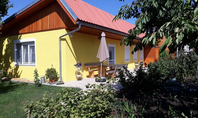 Sankt Andra am Zicksee House | Apartments Sattler 3 100 m²|Families|Pets|Accessible|Yard,Garden,Pool