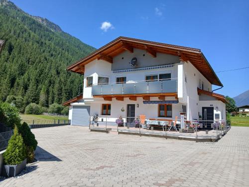 Sankt Leonhard im Pitztal Apartment | Apartment Familie Thomas und Angelika Melmer