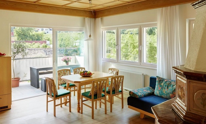 Nalles Apartment | Apartment "2SZ Jonathan Kreuzwegerhofnals" with Mountain View, Pool, Balcony & Garden