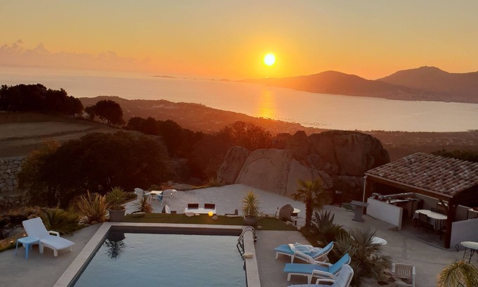 Albitreccia Apartment | APARTMENT 4 to 6 BEDS - Ground Garden