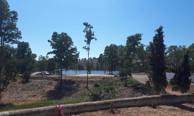 Corte do Pinto Apartment | Apartment 'Amoreira' with Lake View, Wi-Fi and Air Conditioning