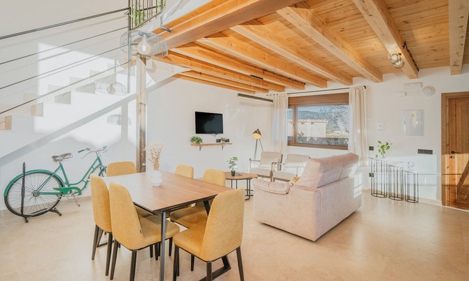 Aldeasaz Apartment | Apartment 'Acebos' with Mountain View, Wi-Fi and Air Conditioning