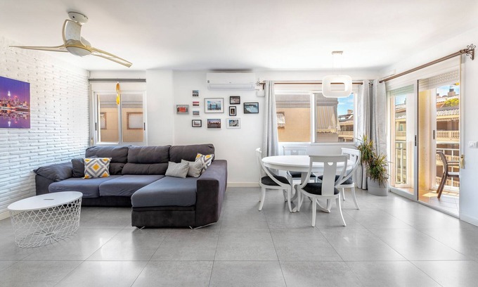 Canet de Berenguer Apartment | Apartment 'Amplio Canet' with Shared Pool, Wi-Fi and Air Conditioning