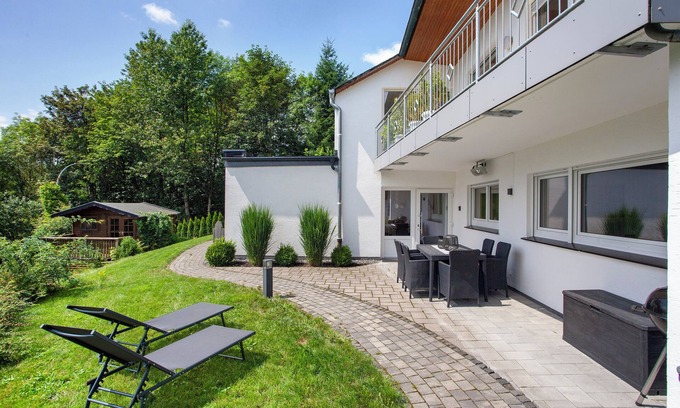 Eslohe Apartment | Apartment 'Am Wald' with Private Terrace, Shared Garden and Wi-Fi