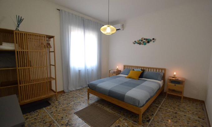 Tuscolano Apartment | Apartment 'Amy Home' with Balcony, Wi-Fi and Air Conditioning