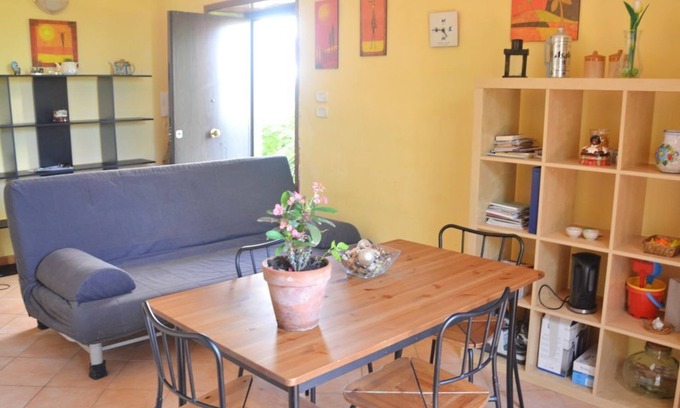 Ercolano Apartment | Apartment An on the first floor in a villa with garden, parking and Wi-Fi
