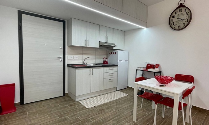 Corso dei Mille - Sant'Erasmo Apartment | APARTMENT AND PARKING SPACE IN THE CENTER OF PALERMO