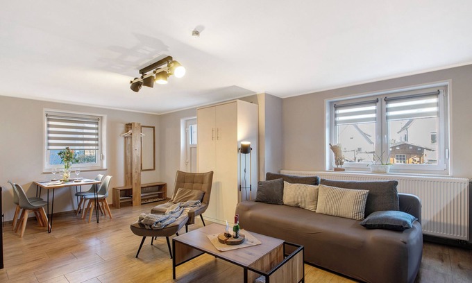 Naumburg Apartment | Apartment 'Andreas' with Shared Terrace, Shared Garden and Wi-Fi