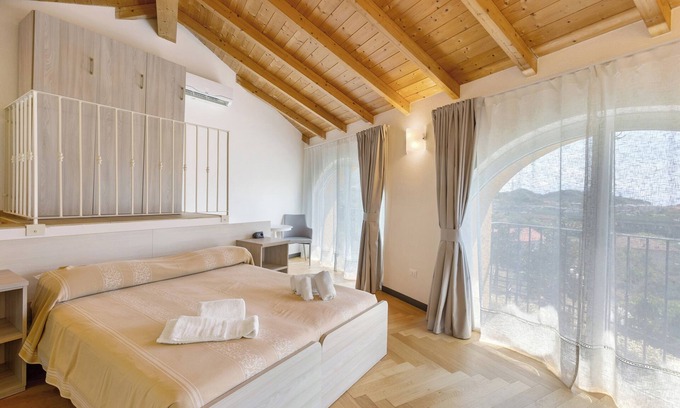 Sestri Levante Apartment | Apartment 'Angela' with Private Garden, Wi-Fi and Air Conditioning
