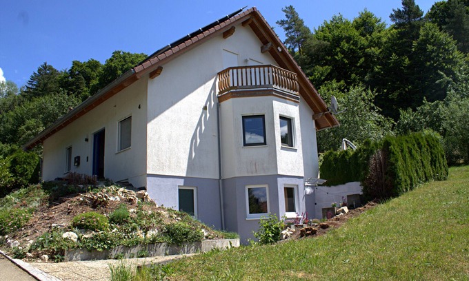 Gemarkung Tieringen Apartment | Apartment 'Apfelwiese' with Private Terrace, Private Garden and Wi-Fi