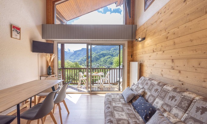 Samoens Apartment | Apartment 'Appt Avec Vue - Immoclean' with Mountain View and Balcony