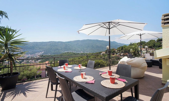 Andora Apartment | Apartment 'Attico Mansardato Pinamare' with Sea View, Private Terrace and Wi-Fi
