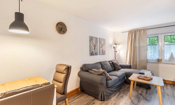 Elleringhausen Apartment | Apartment 'Auszeit' with Mountain View, Balcony and Wi-Fi